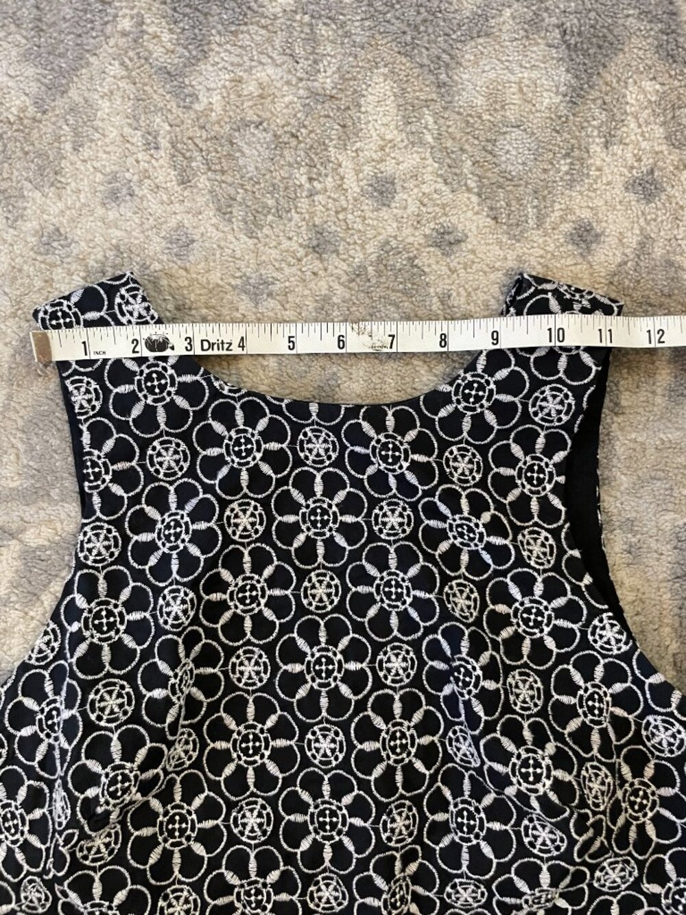Anthropologie Embroidered Crop top with White embroidery and Eyelet Detail - M - Picture 6 of 11